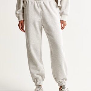 Essential Oversized Sunday Sweatpant. Heather Gray Abercrombie & Fitch